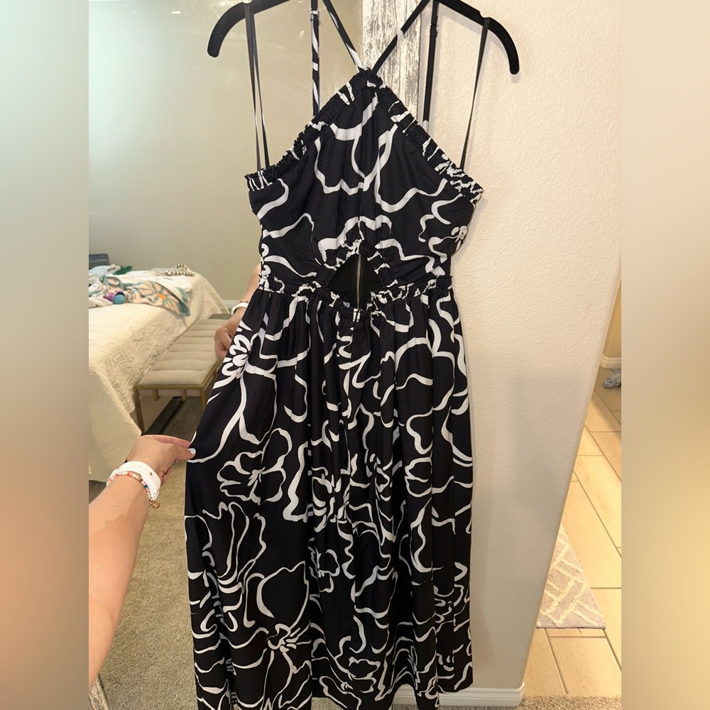 Elegant Black and White Floral Maxi Dress